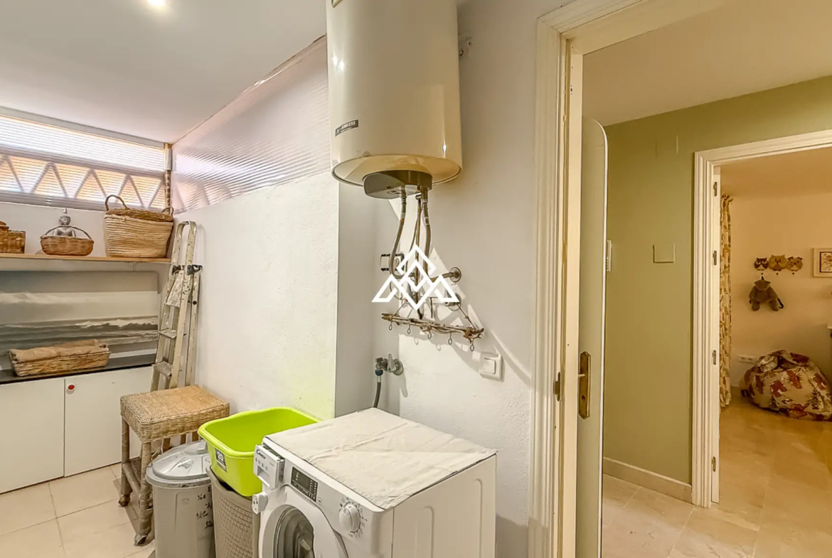 Elviria apartment with large terrace and garden area in Marbella
