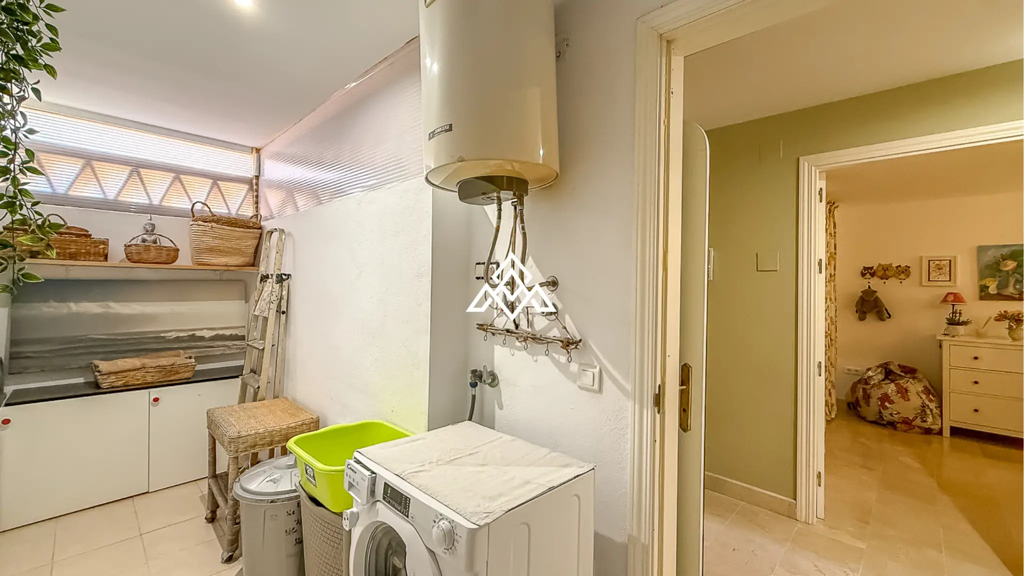 Elviria apartment with large terrace and garden area in Marbella