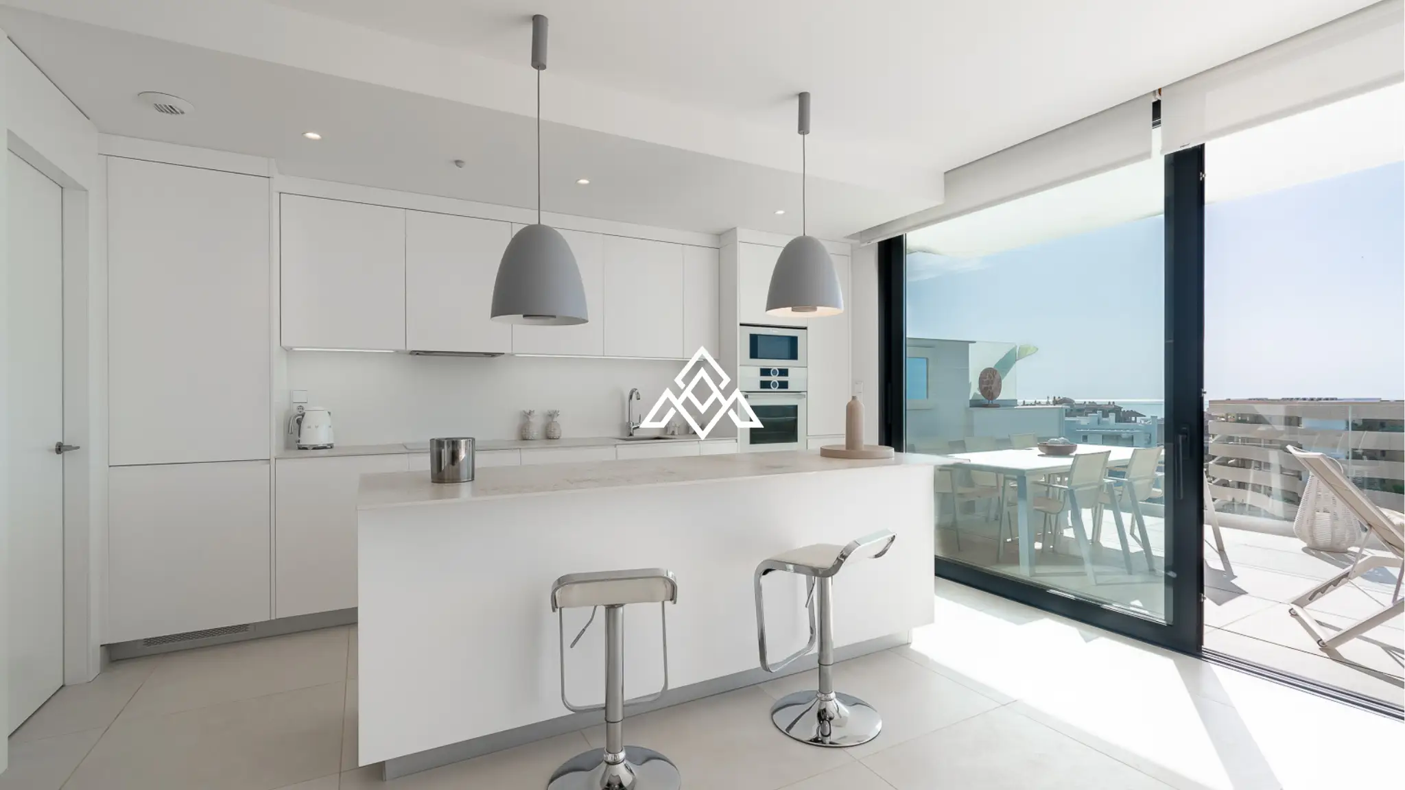 Higueron apartment with terrace and luxury resort facilities on Costa del Sol