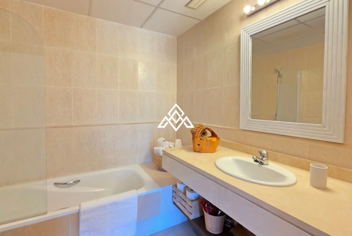 Manilva penthouse duplex with terrace and parking in Costa del Sol