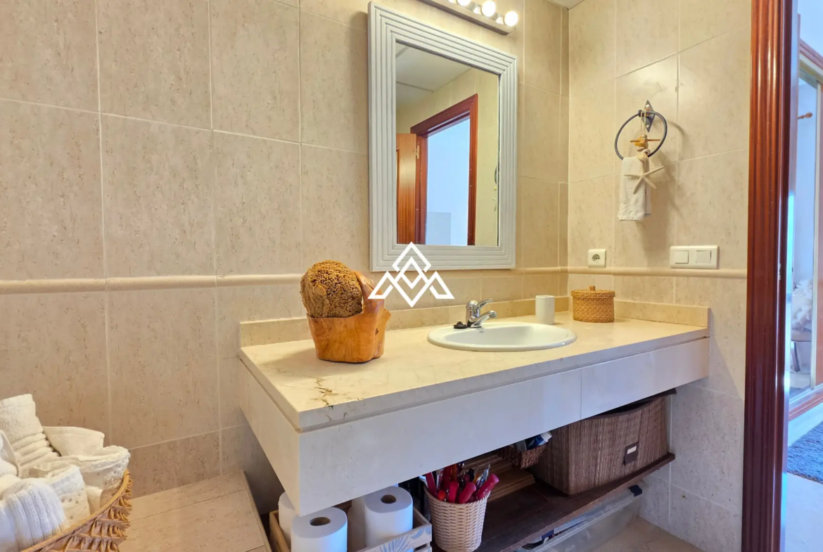 Manilva penthouse duplex with terrace and parking in Costa del Sol