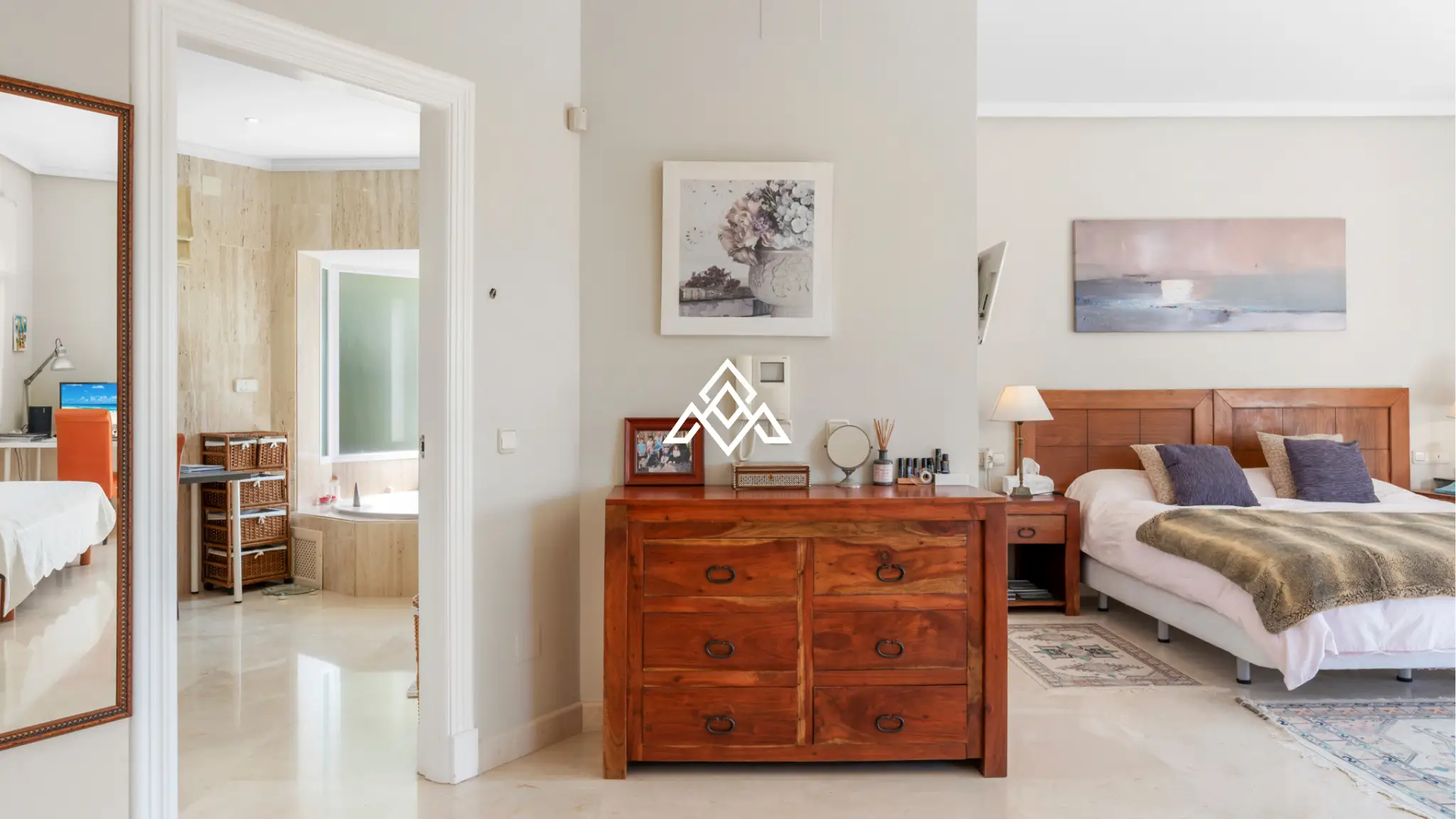 Paraiso Alto villa with sea views and Andalusian design in Benahavís