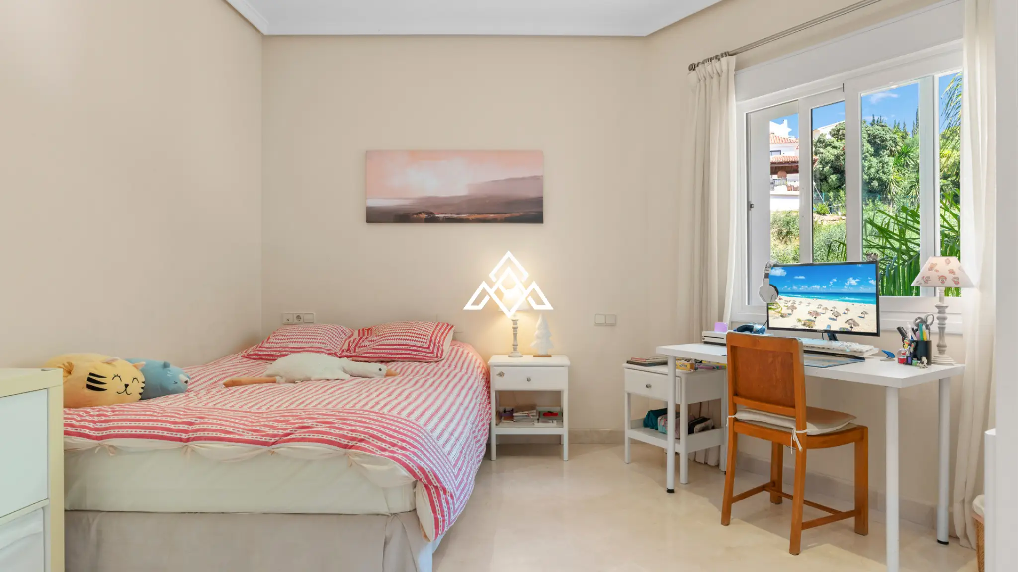Paraiso Alto villa with sea views and Andalusian design in Benahavís