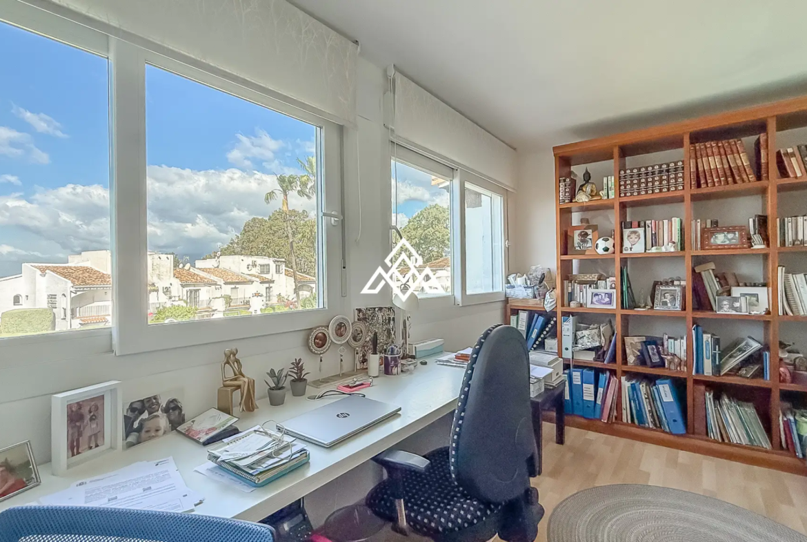 Nueva Atalaya home with private garden and sea views on Costa del Sol