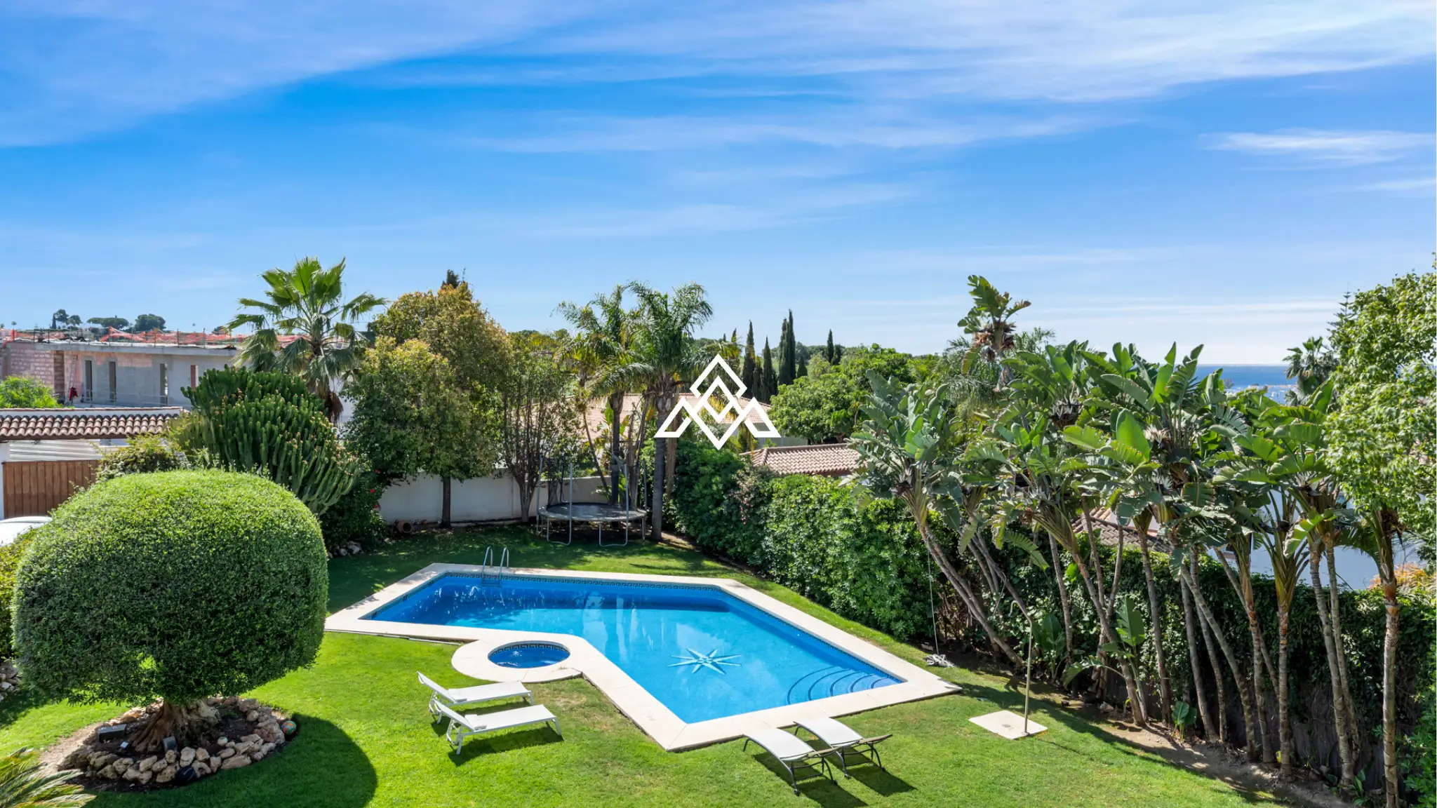 Paraiso Alto villa with sea views and Andalusian design in Benahavís
