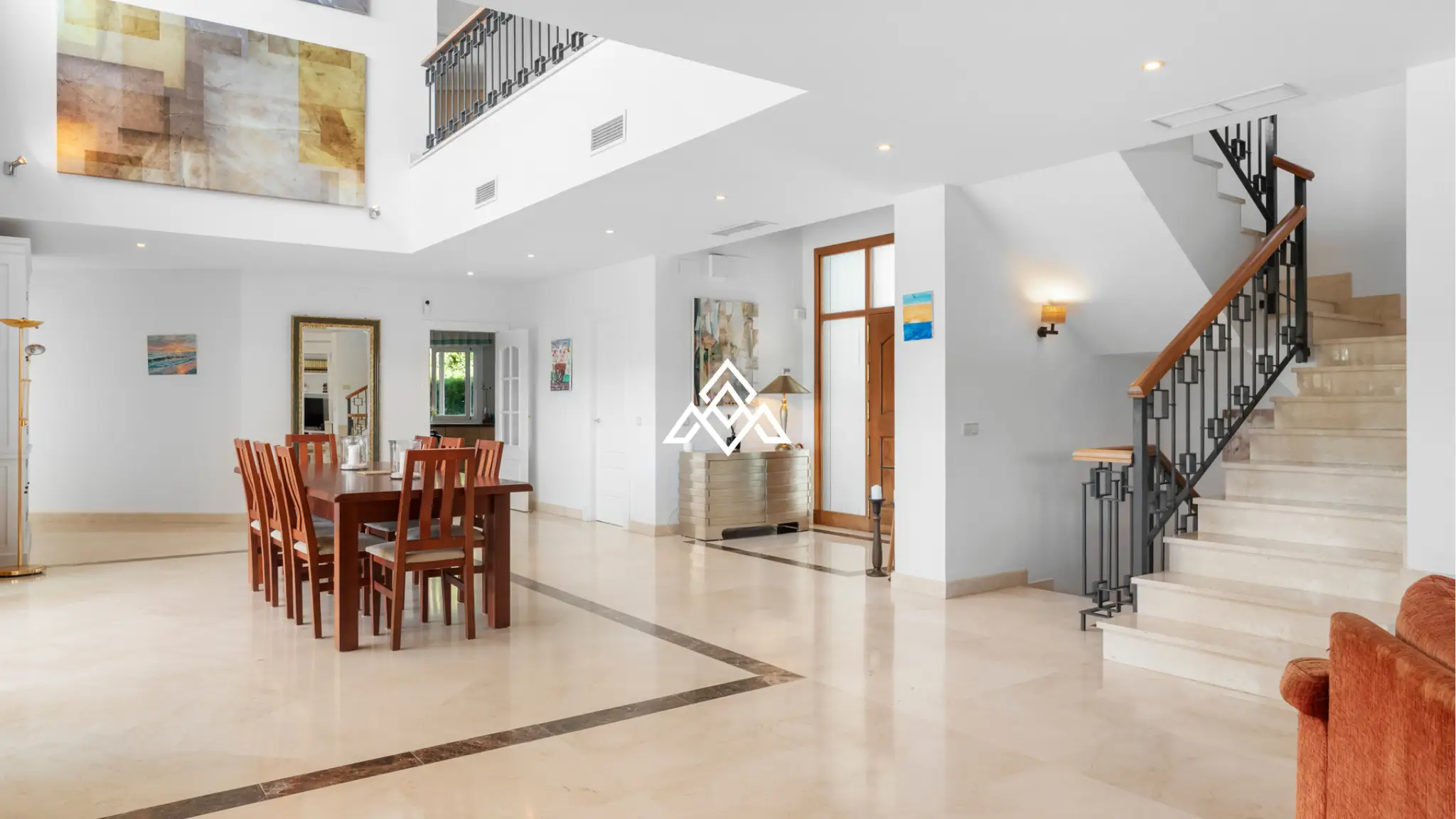 Paraiso Alto villa with sea views and Andalusian design in Benahavís