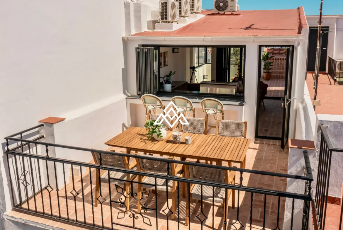 Designer townhouse with rooftop pool and panoramic sea views on Costa del Sol
