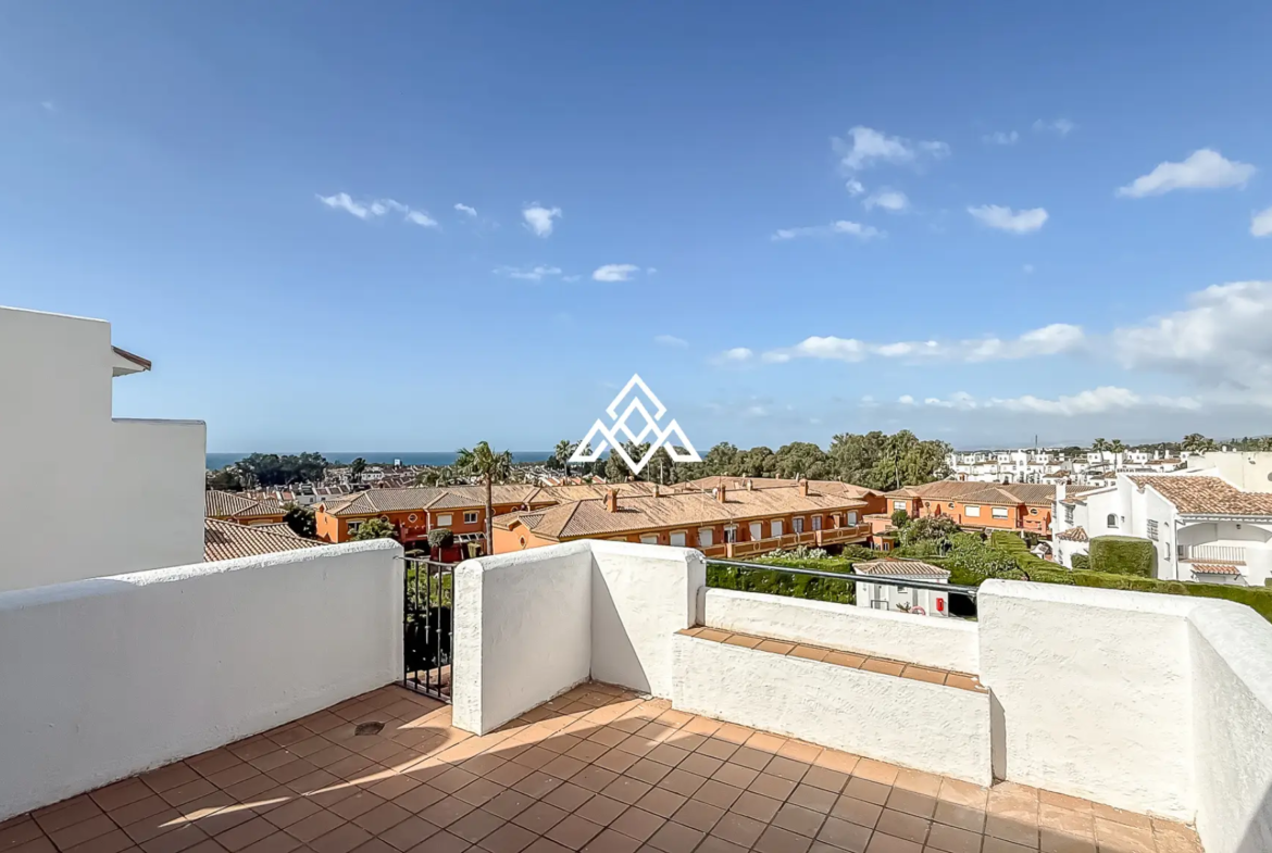 Nueva Atalaya home with private garden and sea views on Costa del Sol