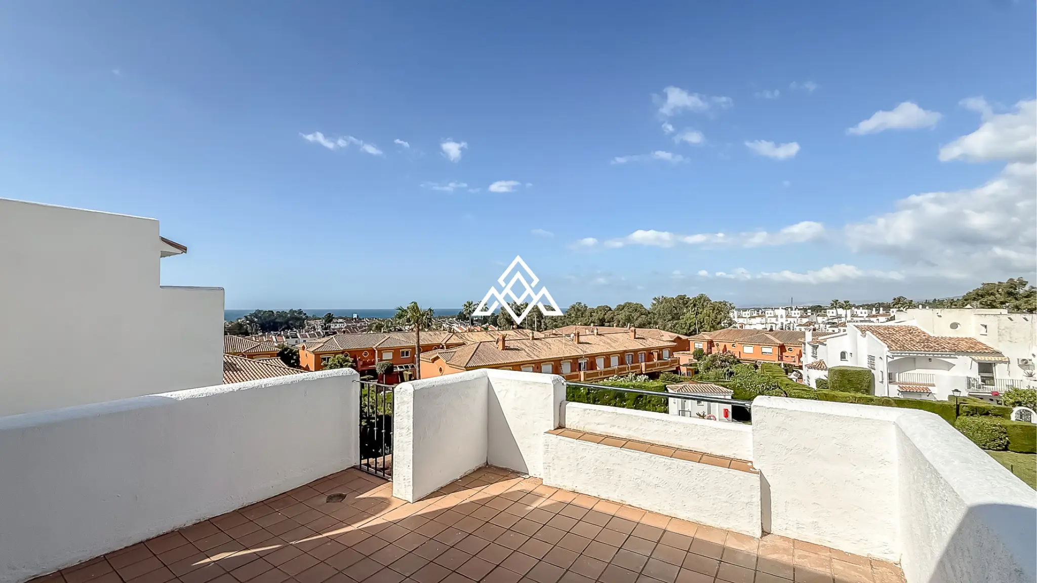 Nueva Atalaya home with private garden and sea views on Costa del Sol