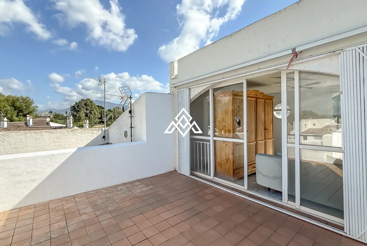 Nueva Atalaya home with private garden and sea views on Costa del Sol