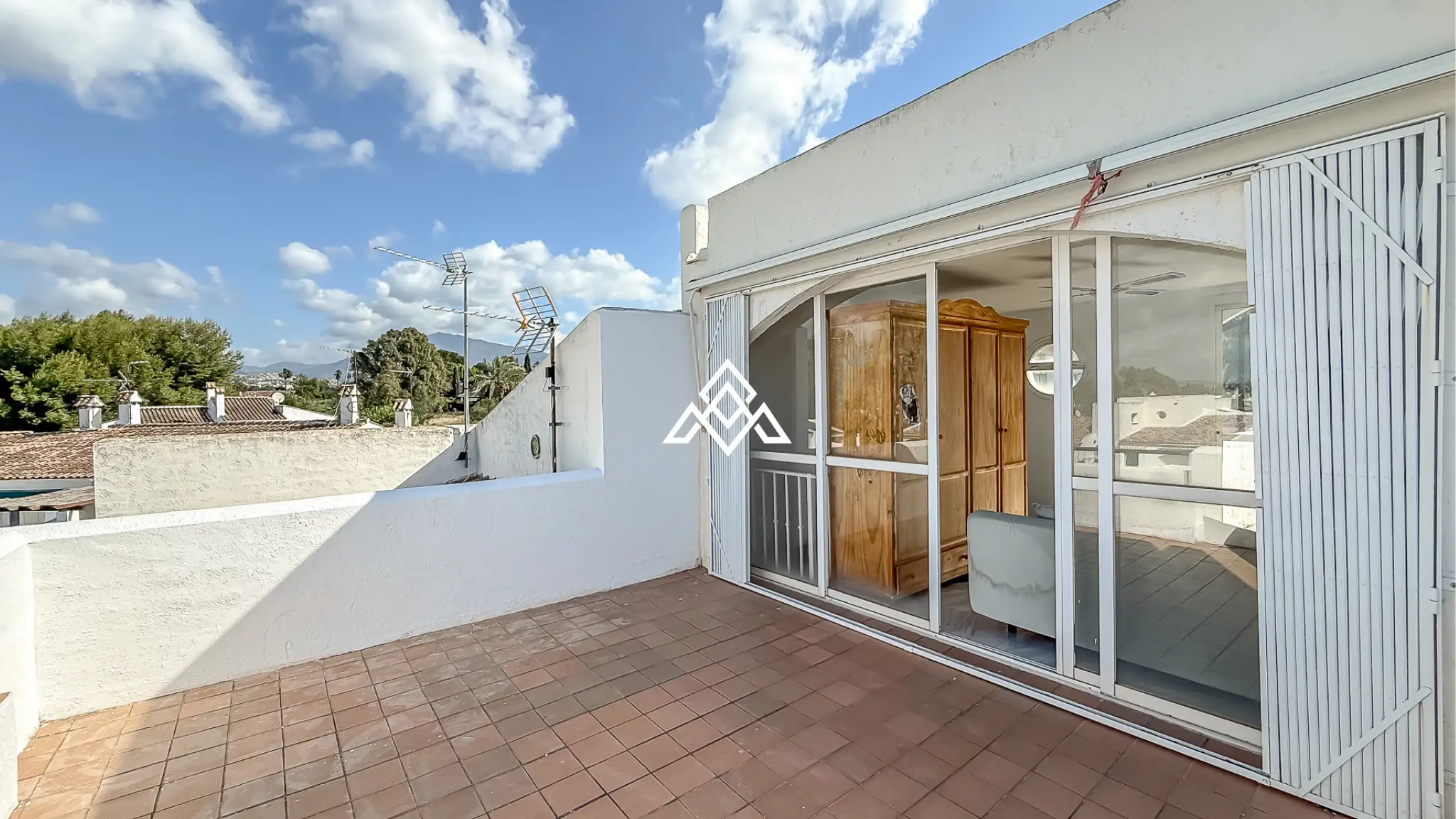 Nueva Atalaya home with private garden and sea views on Costa del Sol