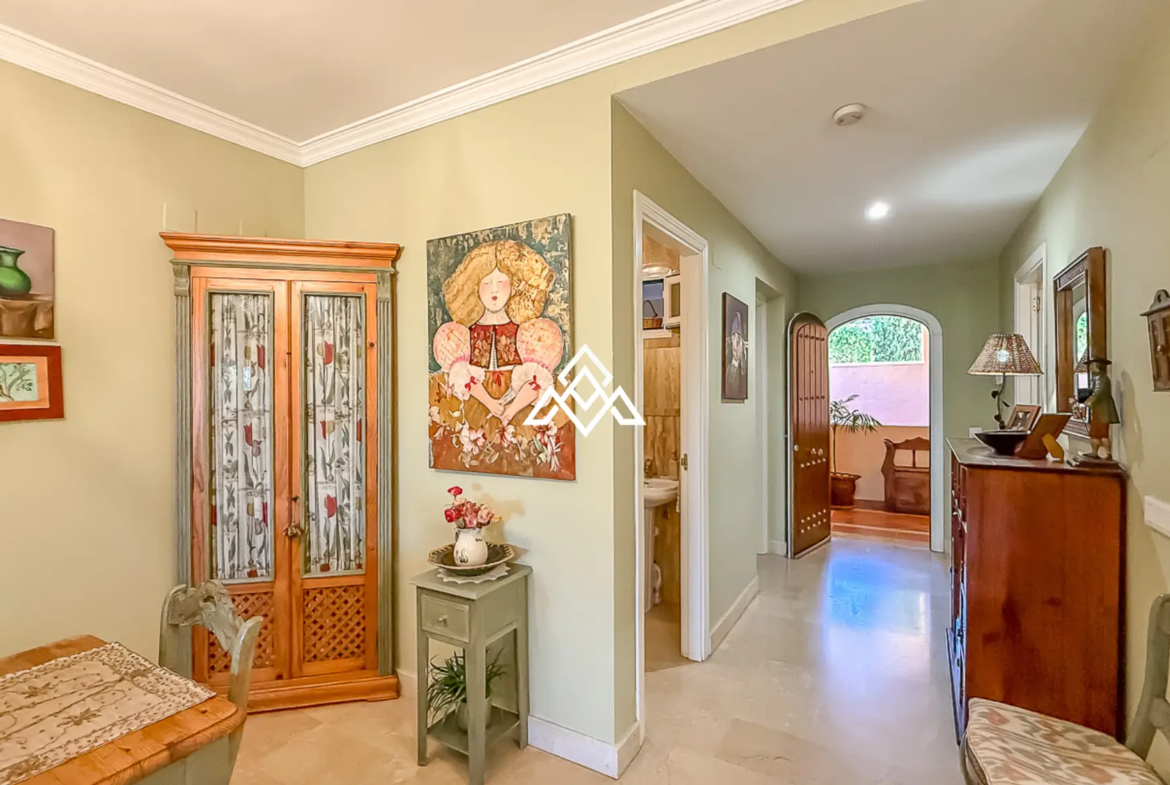 Elviria apartment with large terrace and garden area in Marbella