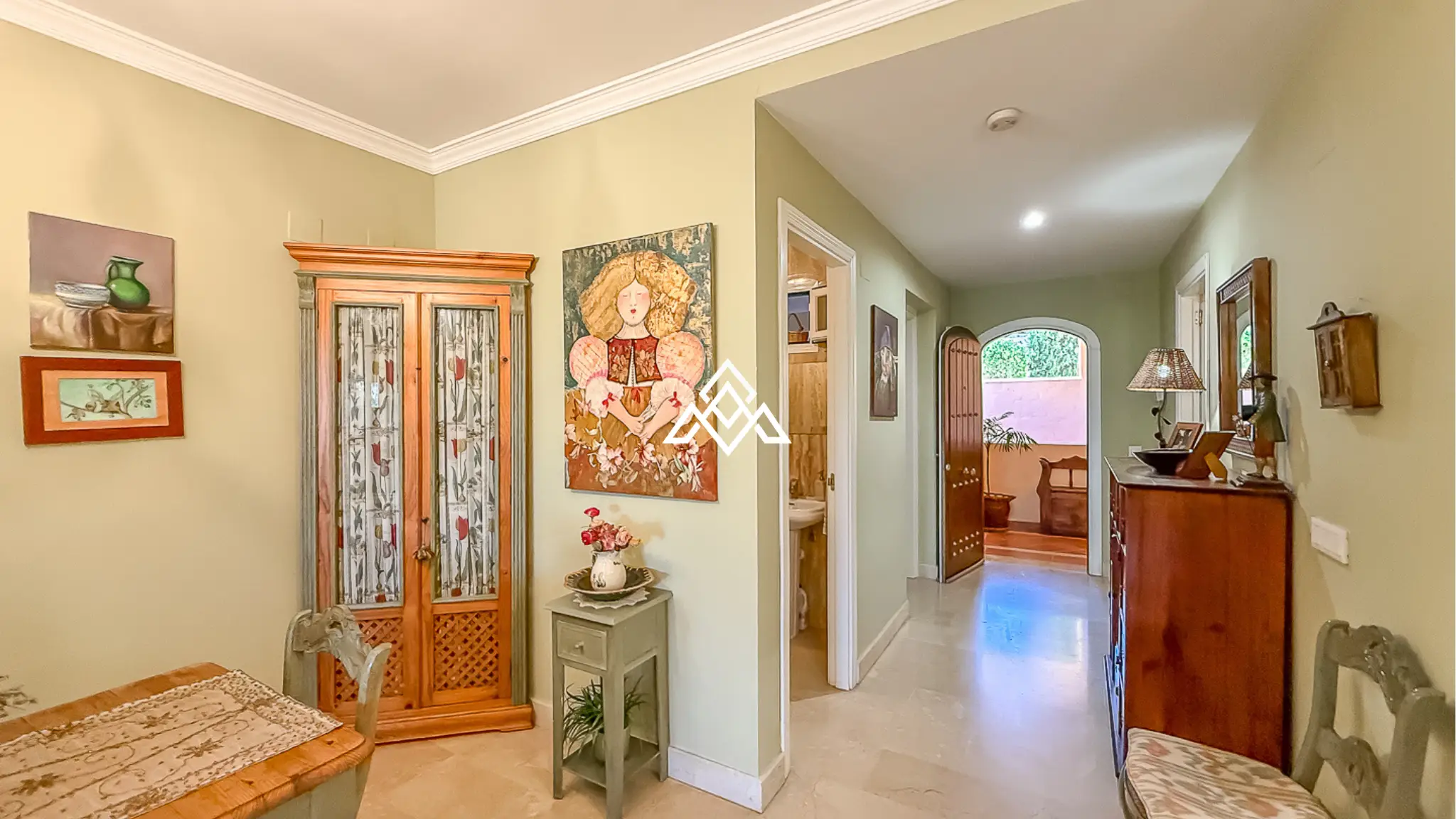 Elviria apartment with large terrace and garden area in Marbella