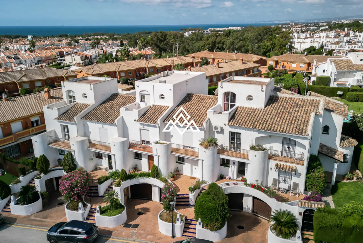 Nueva Atalaya home with private garden and sea views on Costa del Sol