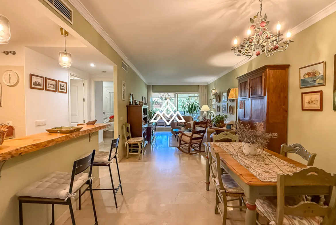 Elviria apartment with large terrace and garden area in Marbella