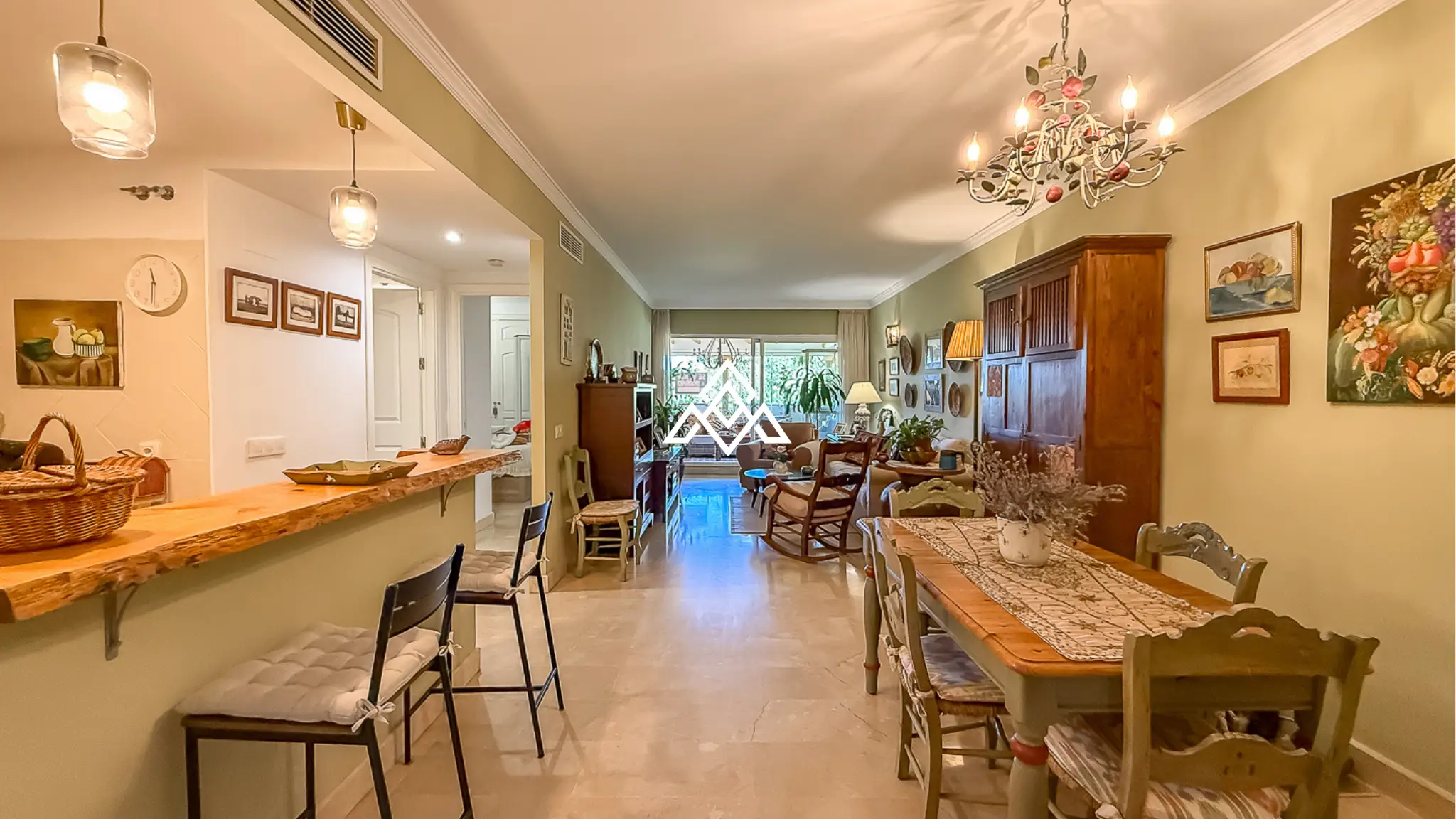 Elviria apartment with large terrace and garden area in Marbella