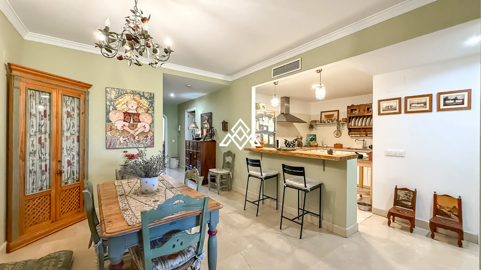 Elviria apartment with large terrace and garden area in Marbella
