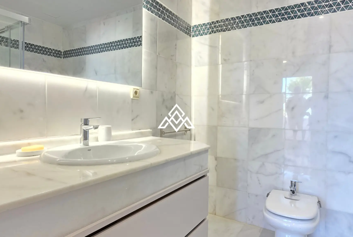 Beachfront townhouse Costalita with sea views and direct beach access in Estepona