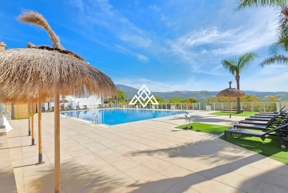 Valle Romano Apartment – Sea and Golf View Investment Opportunity in Estepona