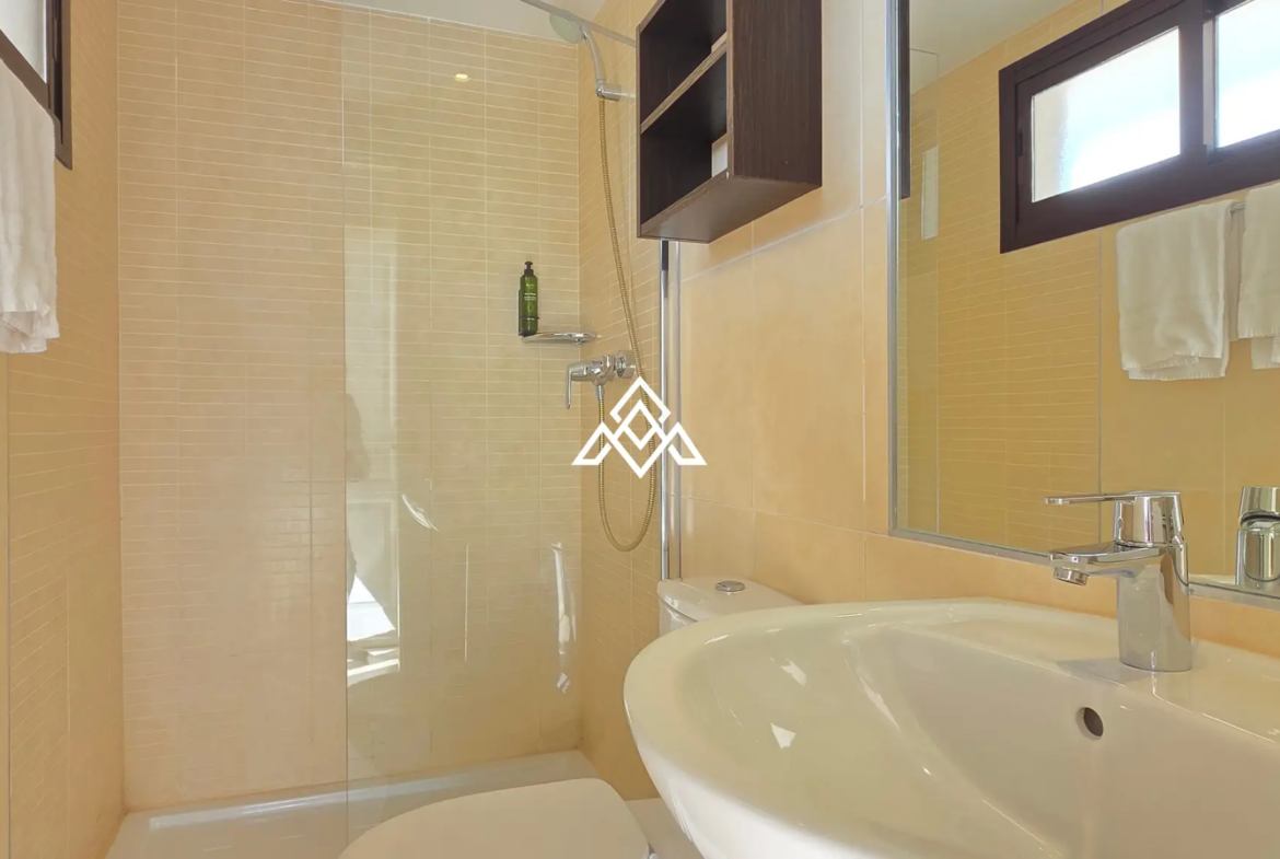 Valle Romano Apartment – Sea and Golf View Investment Opportunity in Estepona