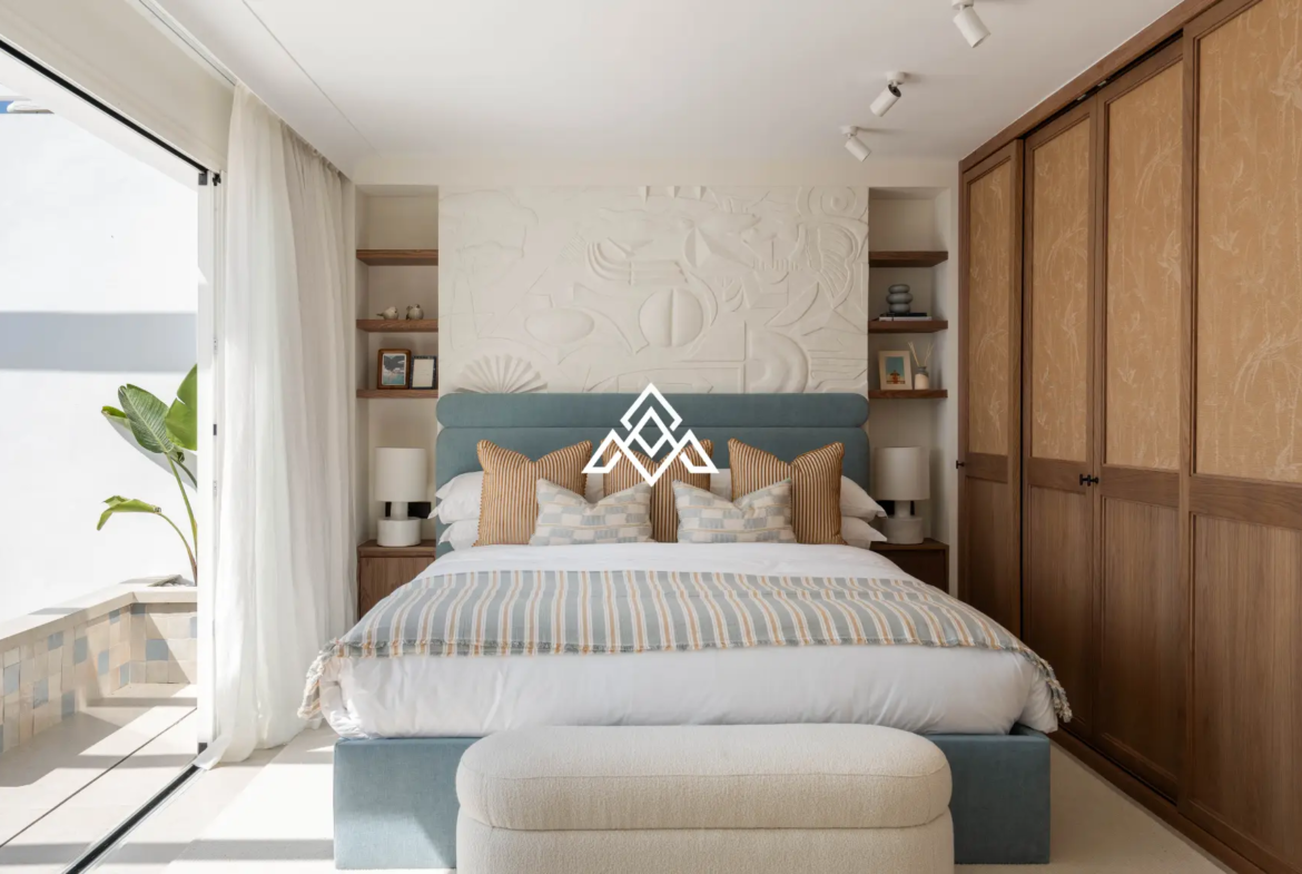 Exclusive Golden Mile Beach House in Marbella with private pool, sea views and direct beach access. Prime Spain real estate opportunity.