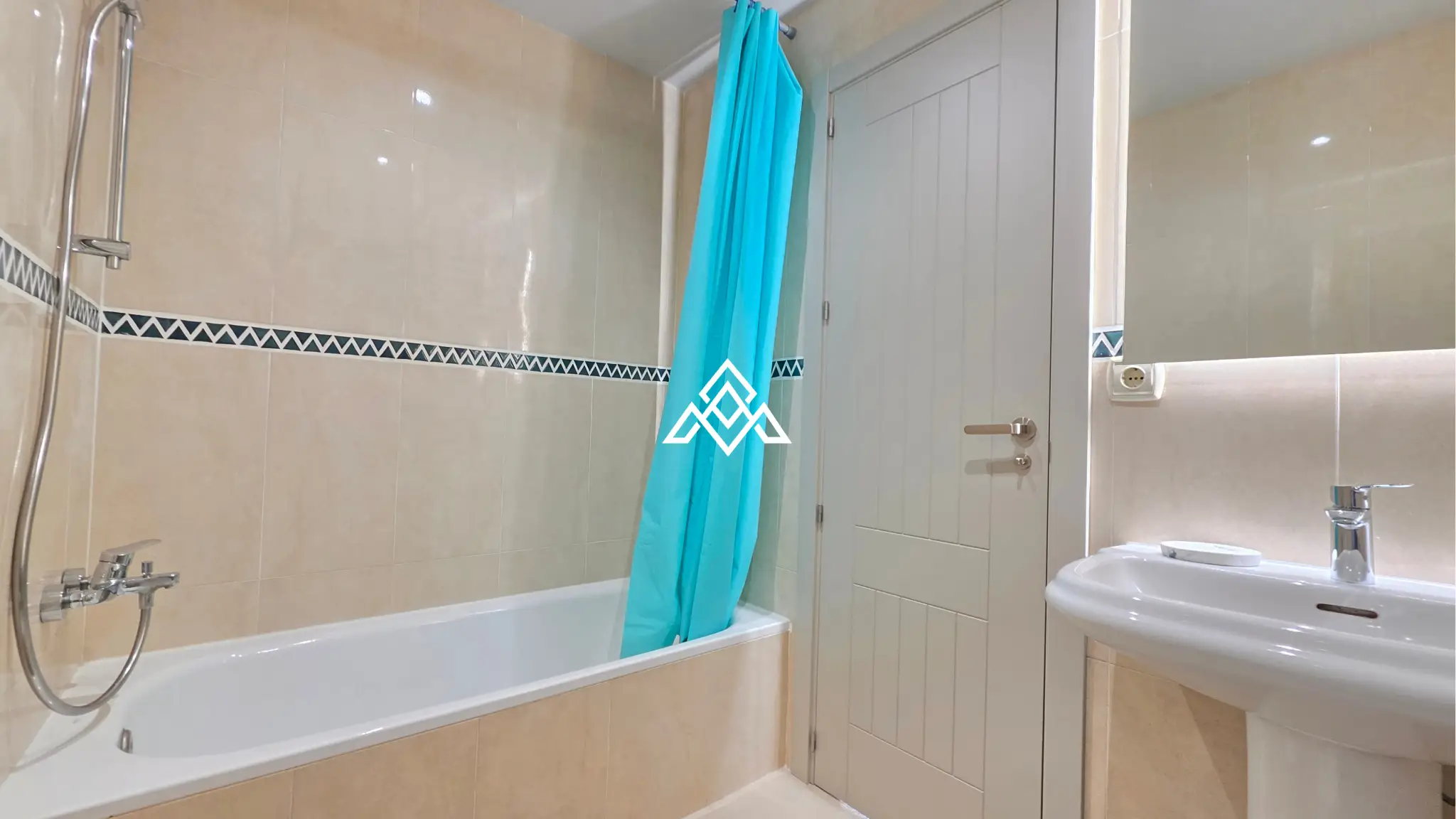 Beachfront townhouse Costalita with sea views and direct beach access in Estepona