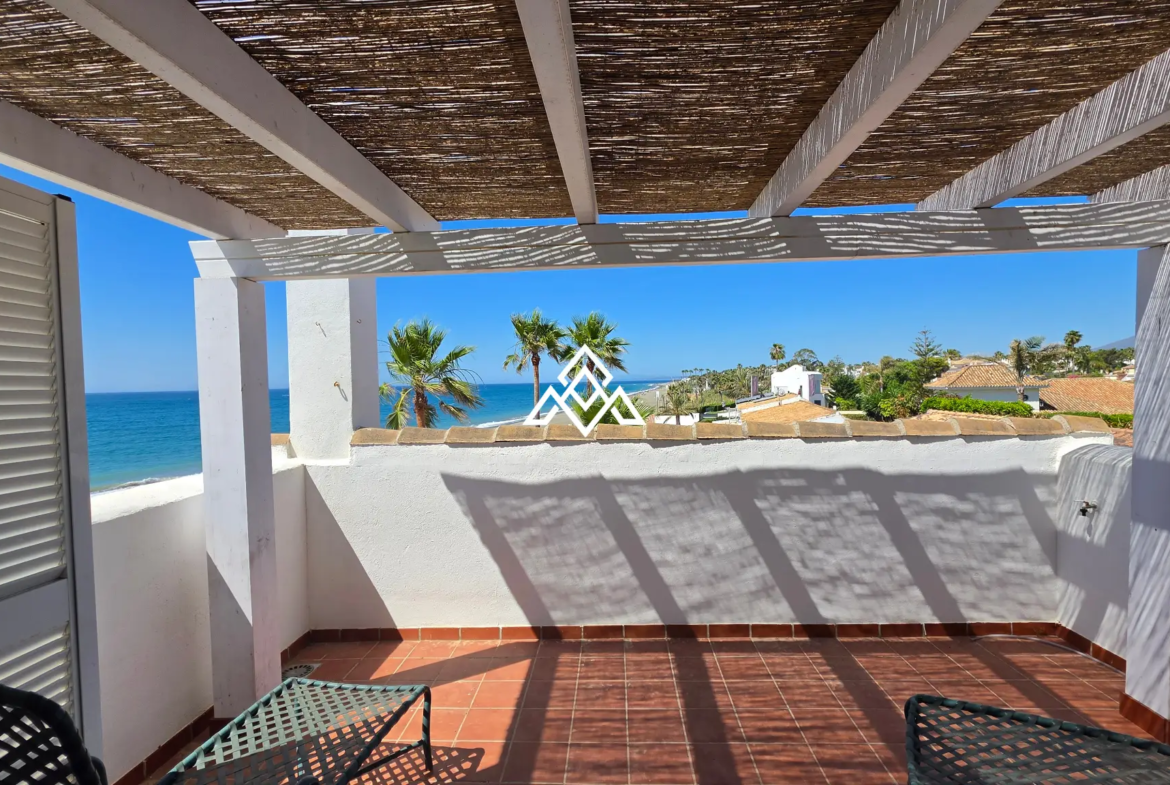 Beachfront townhouse Costalita with sea views and direct beach access in Estepona
