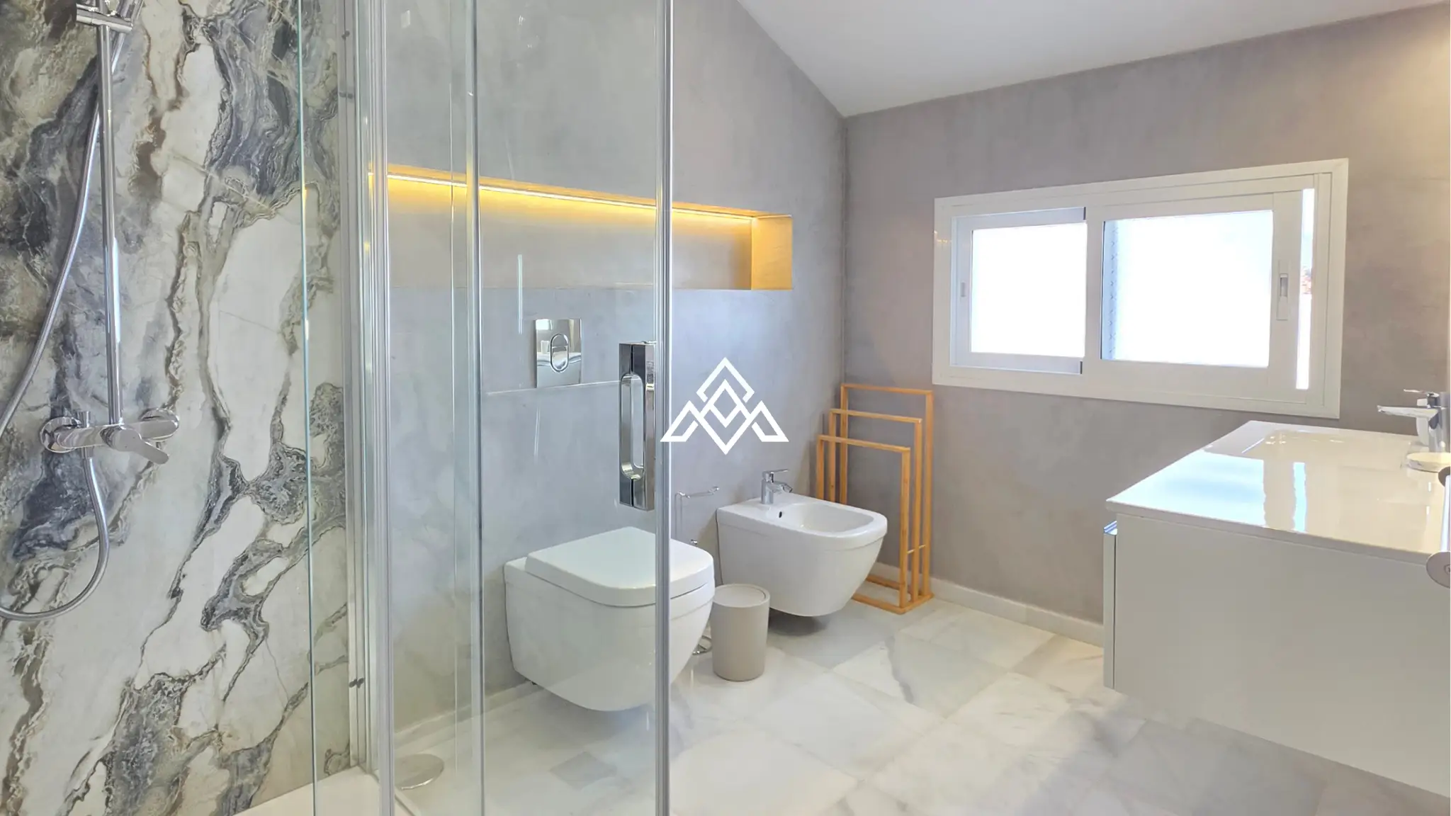 Beachfront townhouse Costalita with sea views and direct beach access in Estepona