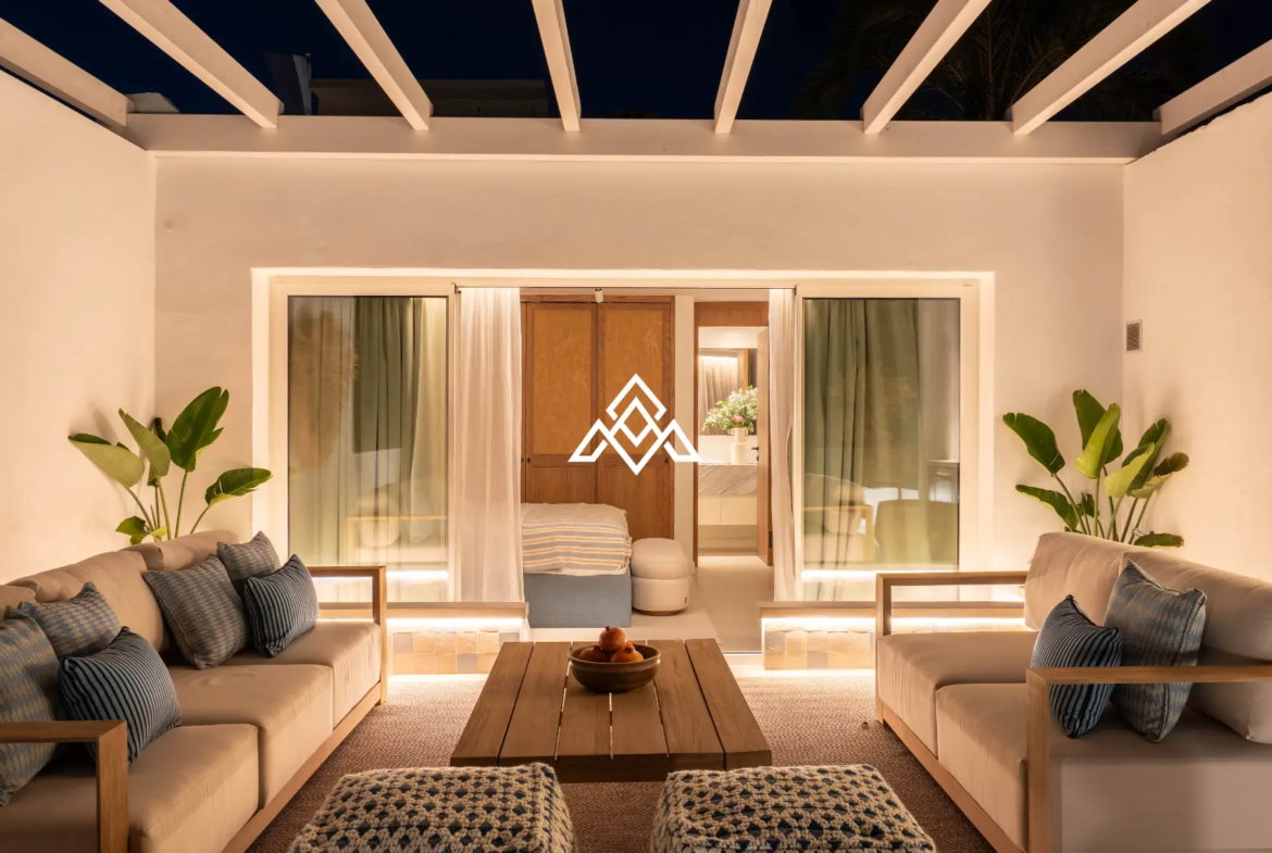 Exclusive Golden Mile Beach House in Marbella with private pool, sea views and direct beach access. Prime Spain real estate opportunity.