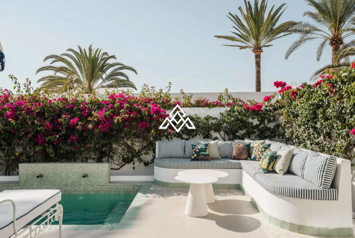 Exclusive Golden Mile Beach House in Marbella with private pool, sea views and direct beach access. Prime Spain real estate opportunity.