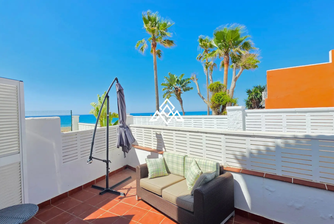 Beachfront townhouse Costalita with sea views and direct beach access in Estepona