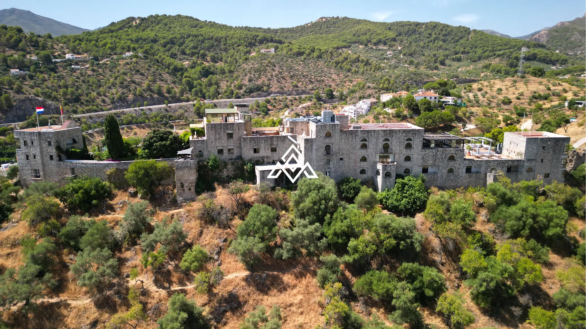 Charming Rustic Estate Monda with two independent homes, mountain views and 3,200 m² of land. Spain real estate investment near Málaga.