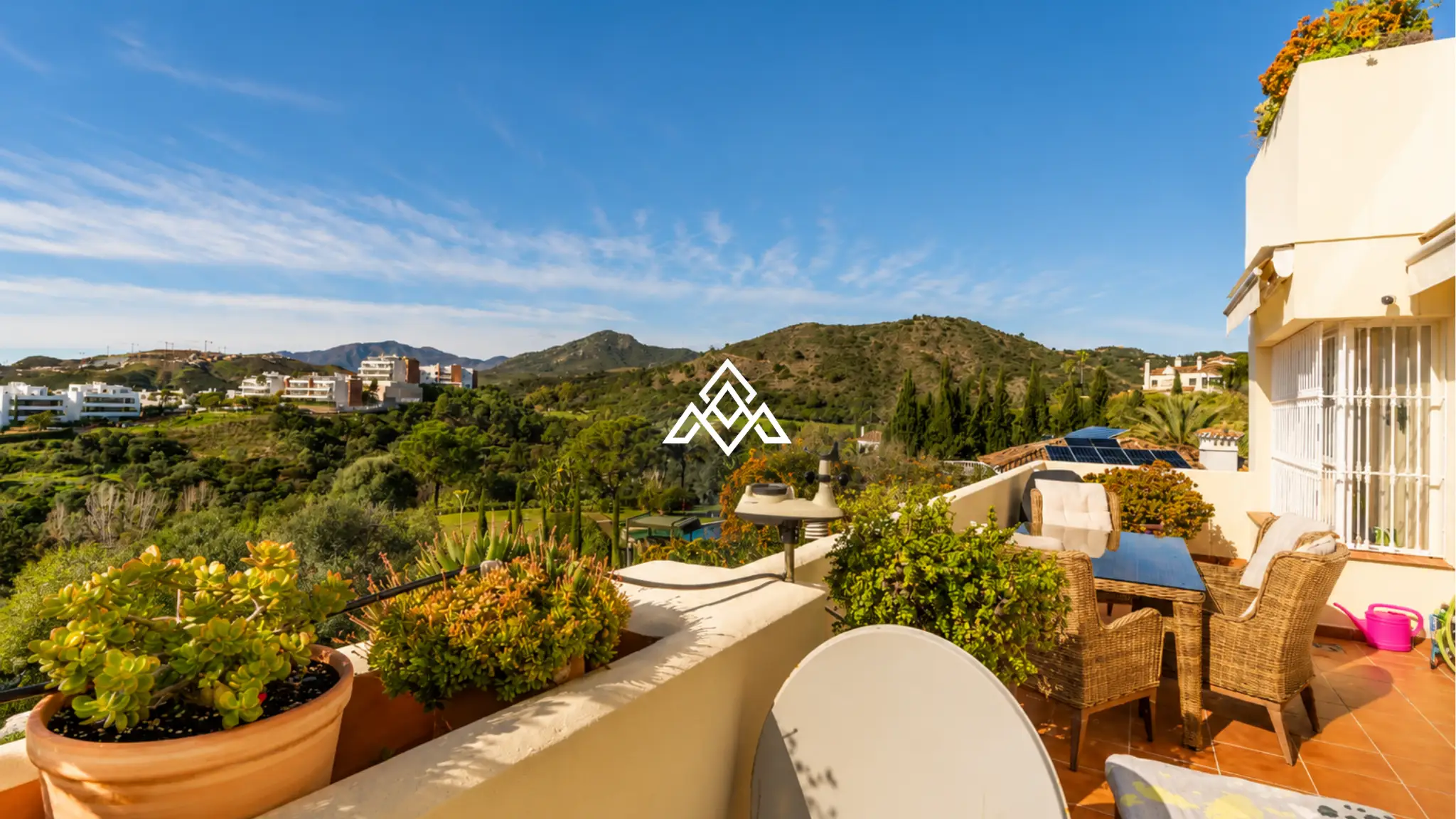 Luxury Benahavis Apartment with panoramic sea, golf and lake views, renovated interiors and terrace. Prime Spain real estate opportunity.