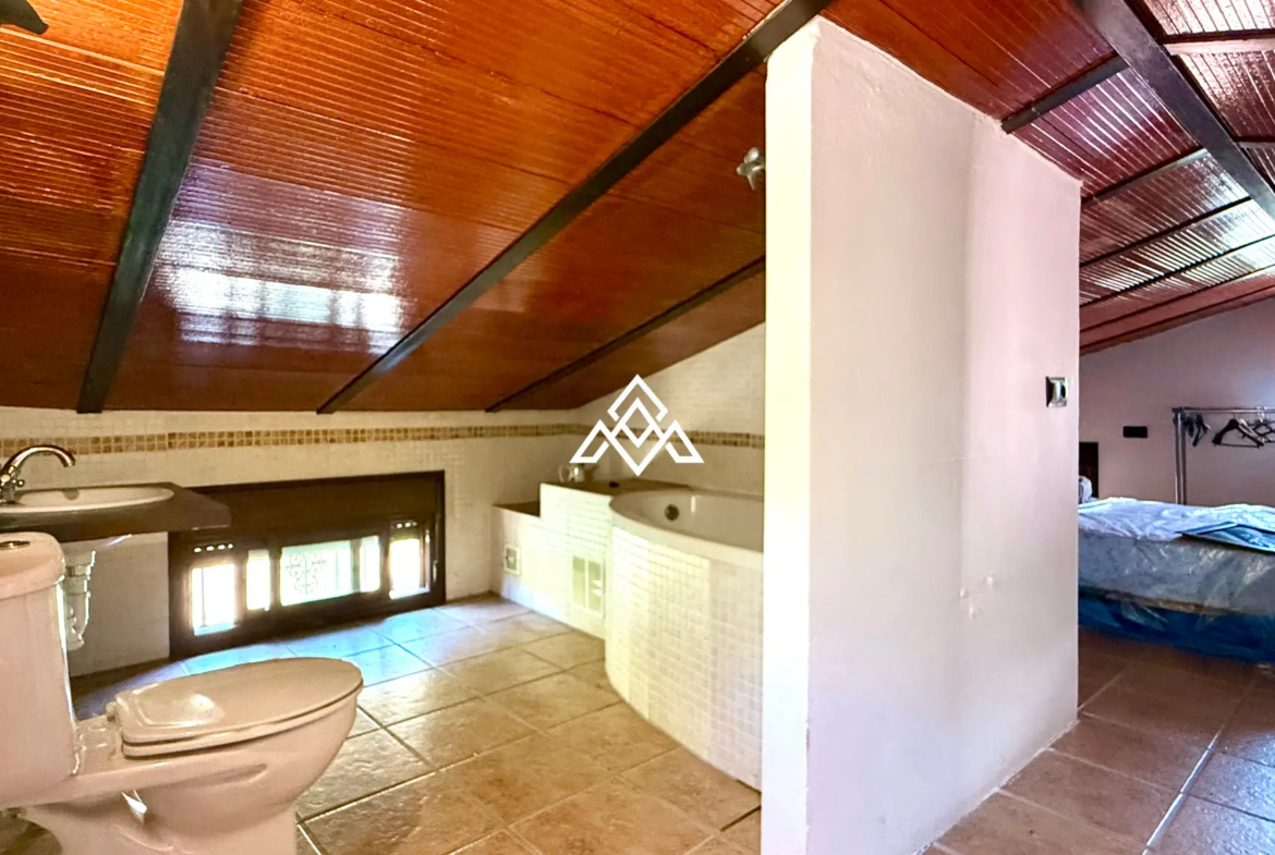 Charming Rustic Estate Monda with two independent homes, mountain views and 3,200 m² of land. Spain real estate investment near Málaga.