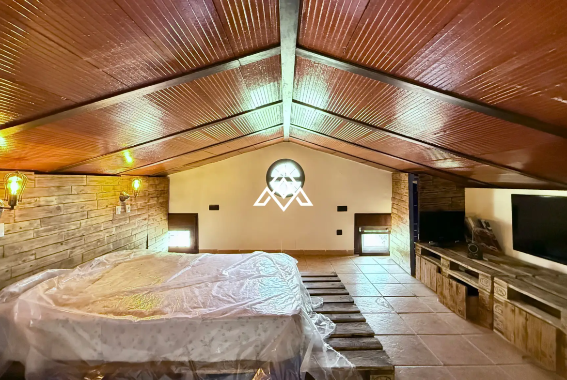 Charming Rustic Estate Monda with two independent homes, mountain views and 3,200 m² of land. Spain real estate investment near Málaga.