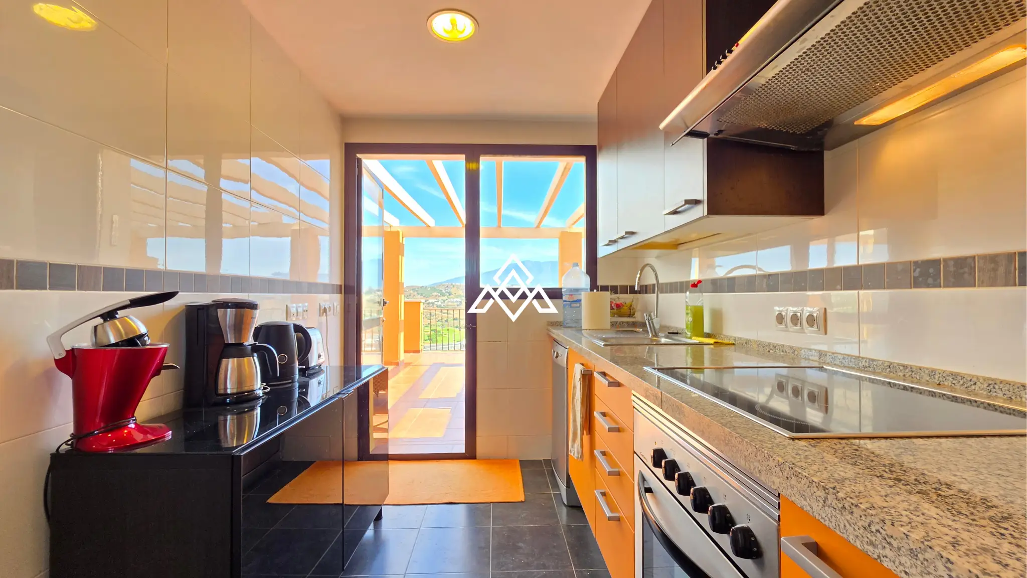 Luxury Calanova Penthouse with a 200 m² terrace, panoramic sea and golf views. Exceptional Spain real estate in La Cala de Mijas.