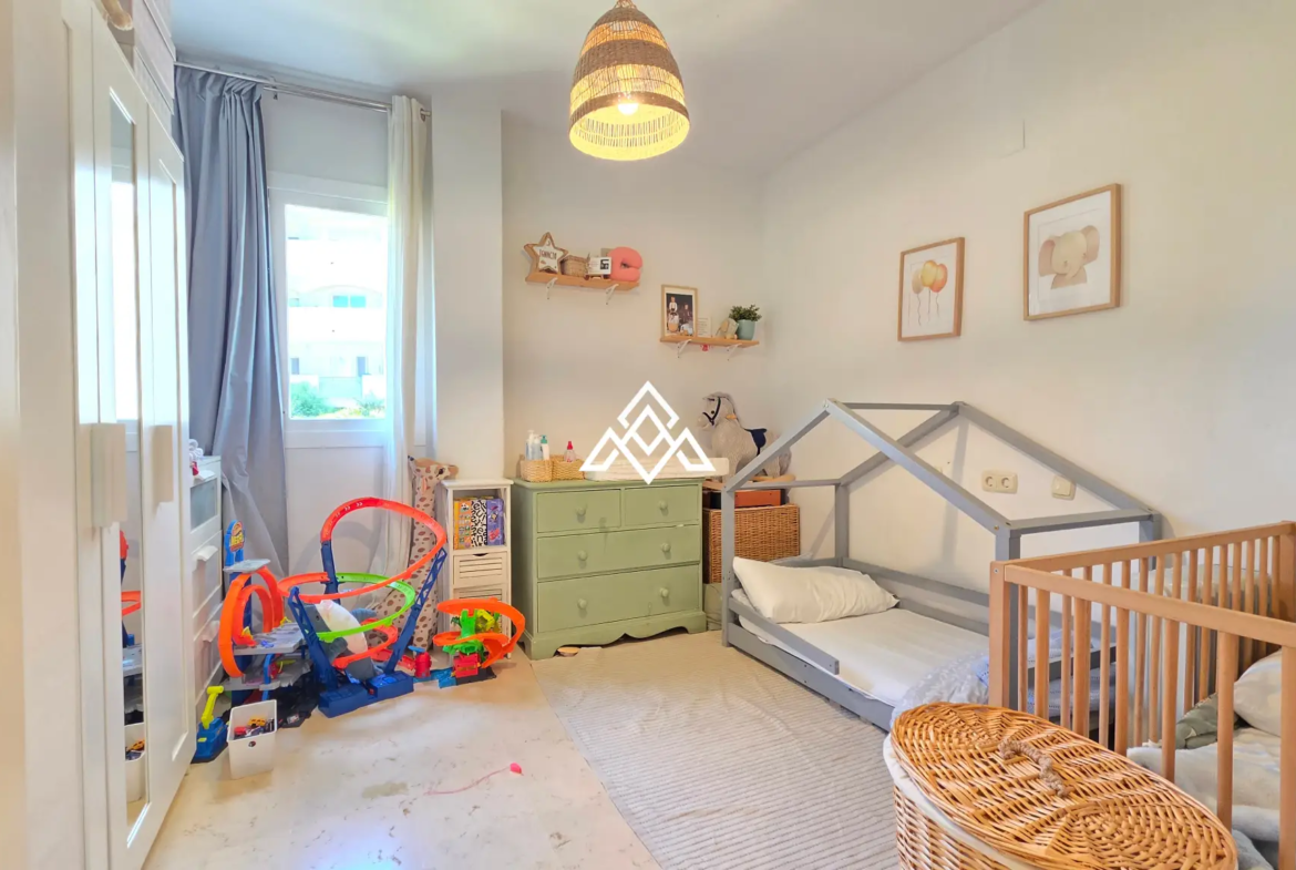 Spacious Elviria Apartment with a 30 m² terrace, garage and forest views. Prime Spain real estate opportunity in Marbella.