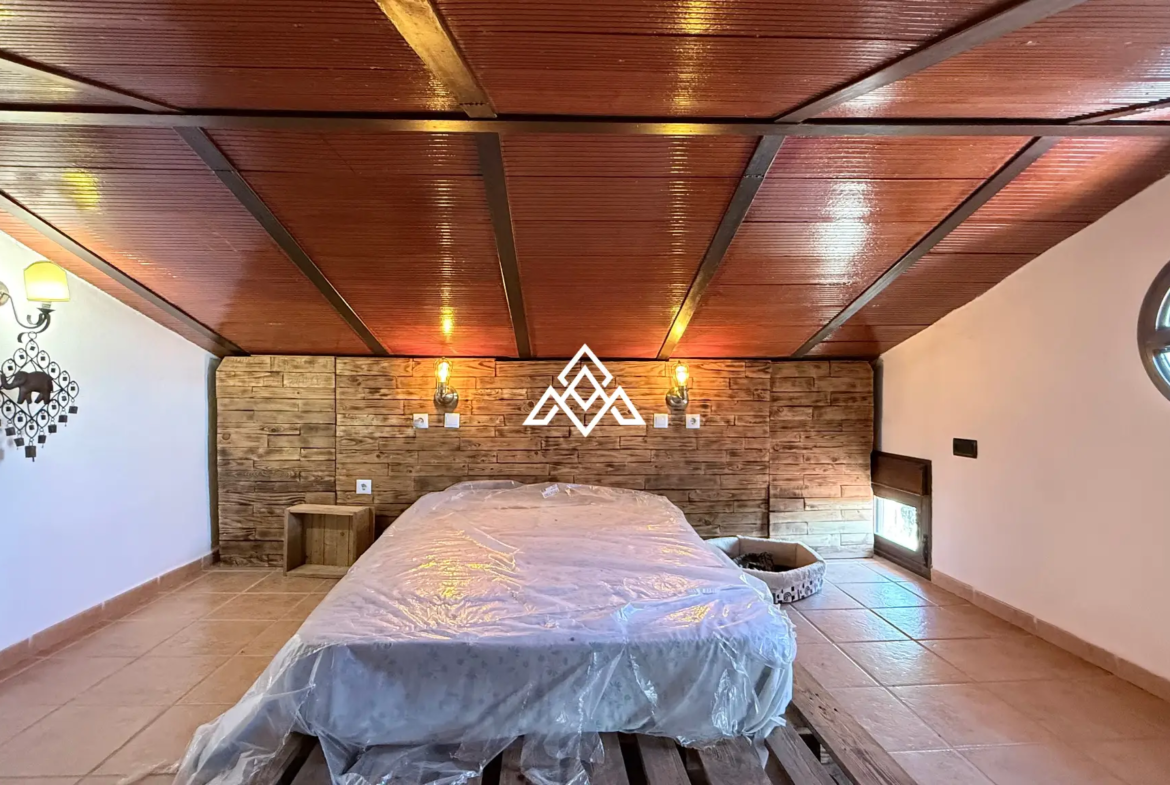 Charming Rustic Estate Monda with two independent homes, mountain views and 3,200 m² of land. Spain real estate investment near Málaga.