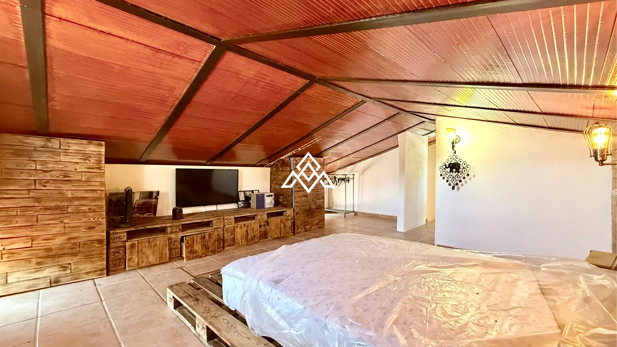 Charming Rustic Estate Monda with two independent homes, mountain views and 3,200 m² of land. Spain real estate investment near Málaga.