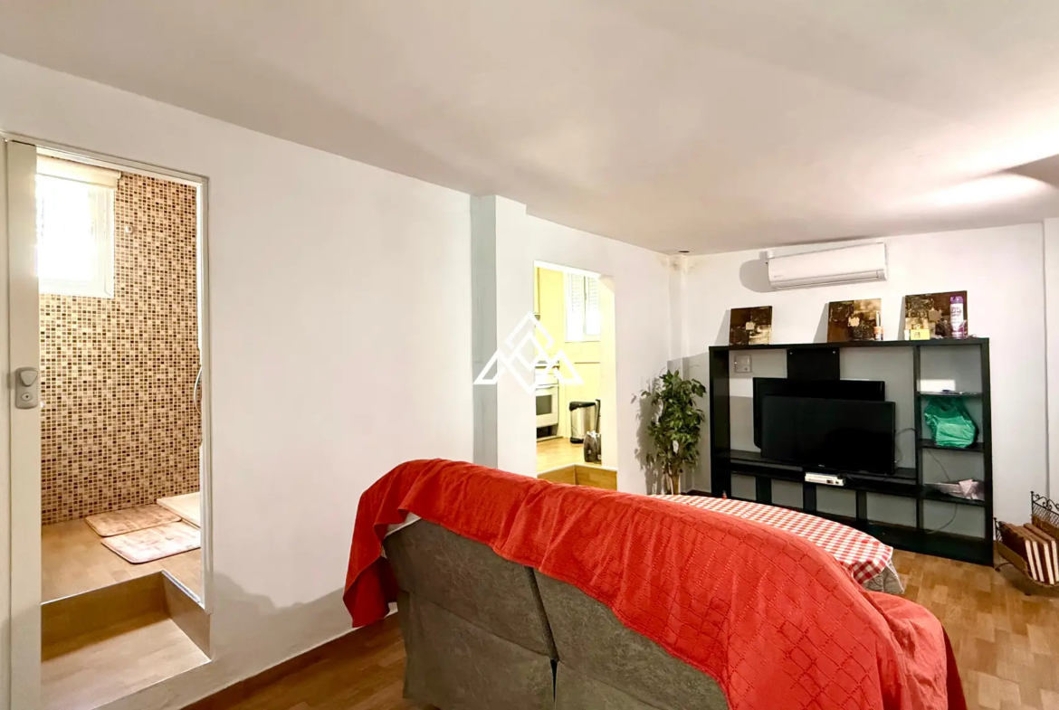 Charming Rustic Estate Monda with two independent homes, mountain views and 3,200 m² of land. Spain real estate investment near Málaga.