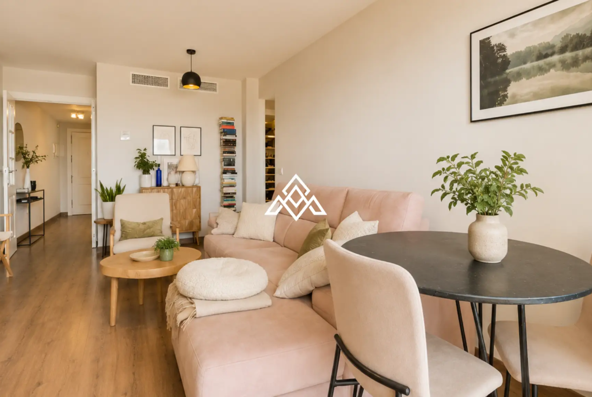 Stylish Riviera del Sol Apartment with panoramic sea views, 2 bedrooms, garage and storage. Prime Spain real estate opportunity.