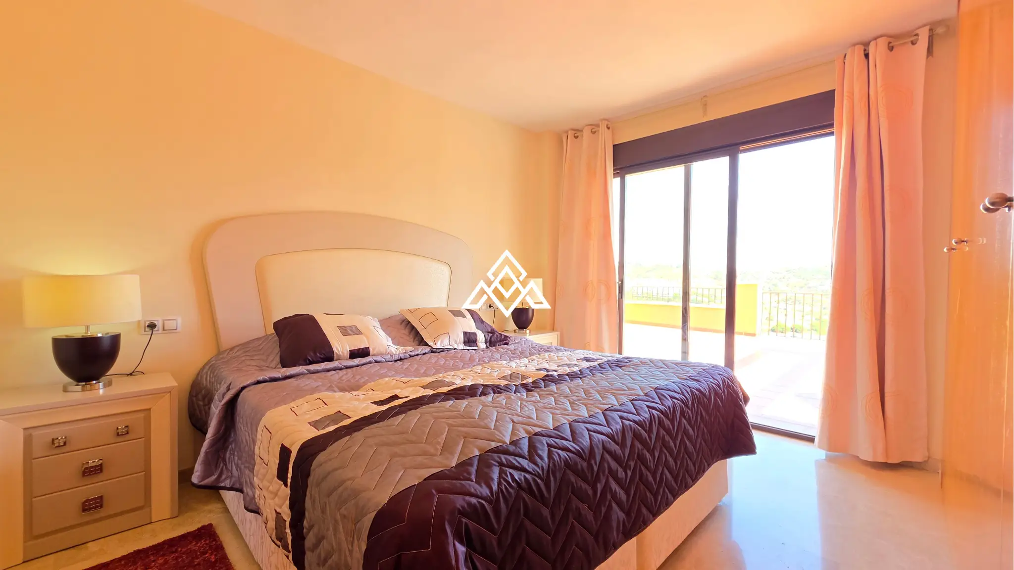 Luxury Calanova Penthouse with a 200 m² terrace, panoramic sea and golf views. Exceptional Spain real estate in La Cala de Mijas.