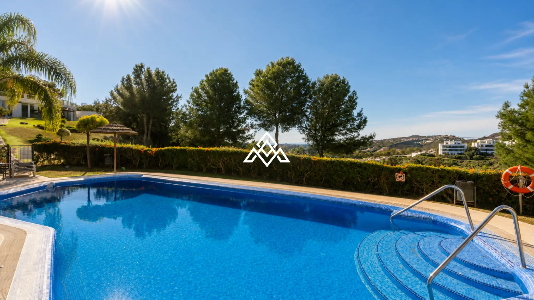 Luxury Benahavis Apartment with panoramic sea, golf and lake views, renovated interiors and terrace. Prime Spain real estate opportunity.