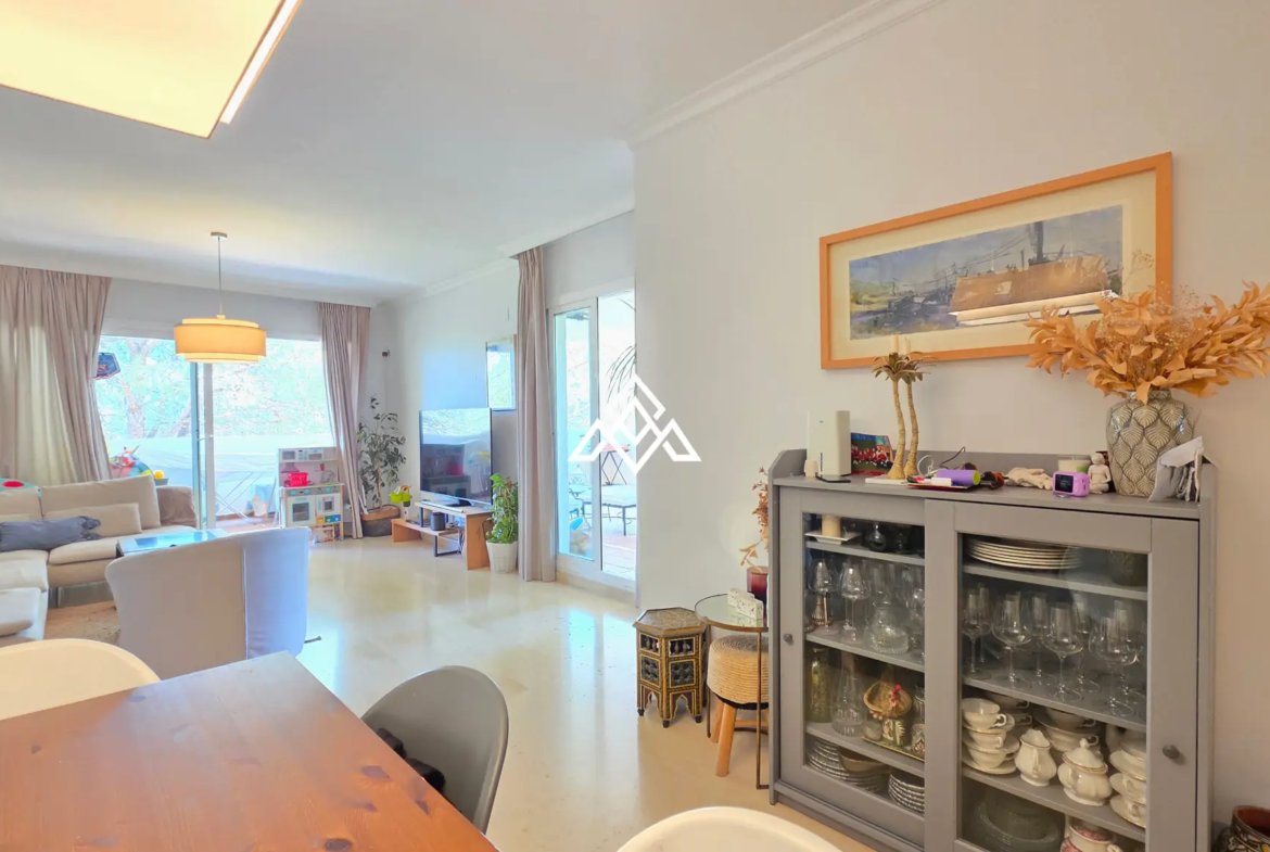 Spacious Elviria Apartment with a 30 m² terrace, garage and forest views. Prime Spain real estate opportunity in Marbella.