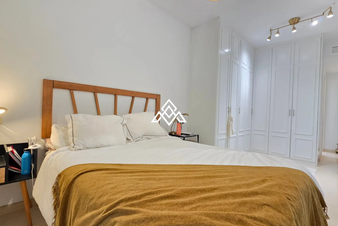 Spacious Elviria Apartment with a 30 m² terrace, garage and forest views. Prime Spain real estate opportunity in Marbella.