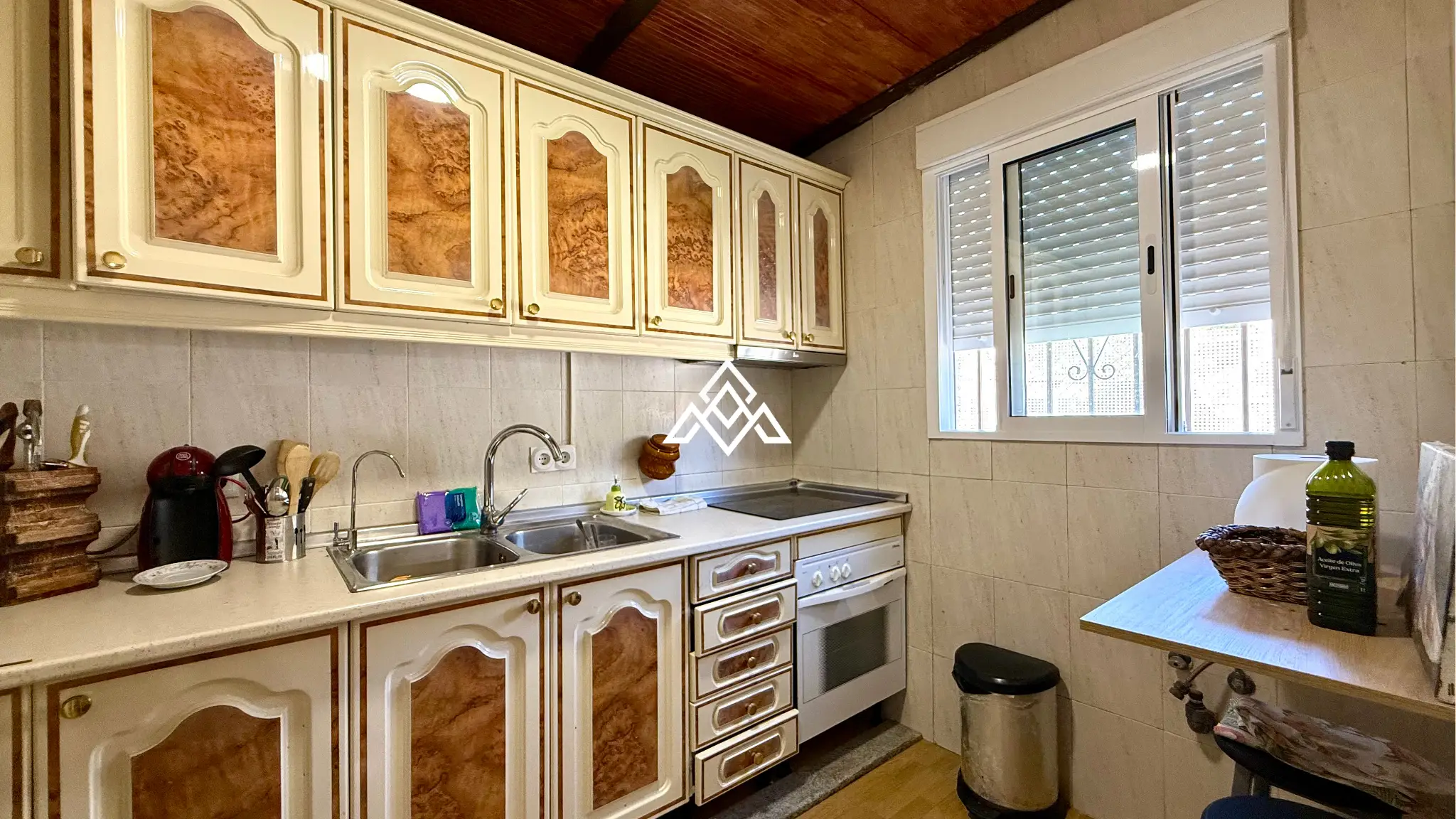 Charming Rustic Estate Monda with two independent homes, mountain views and 3,200 m² of land. Spain real estate investment near Málaga.