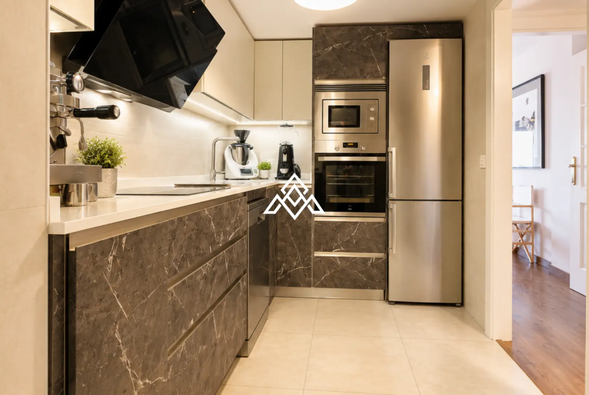 Stylish Riviera del Sol Apartment with panoramic sea views, 2 bedrooms, garage and storage. Prime Spain real estate opportunity.