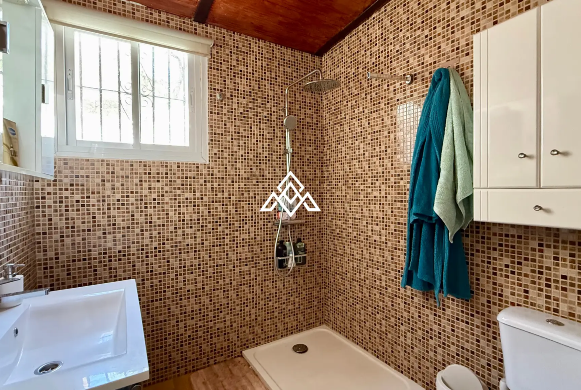 Charming Rustic Estate Monda with two independent homes, mountain views and 3,200 m² of land. Spain real estate investment near Málaga.