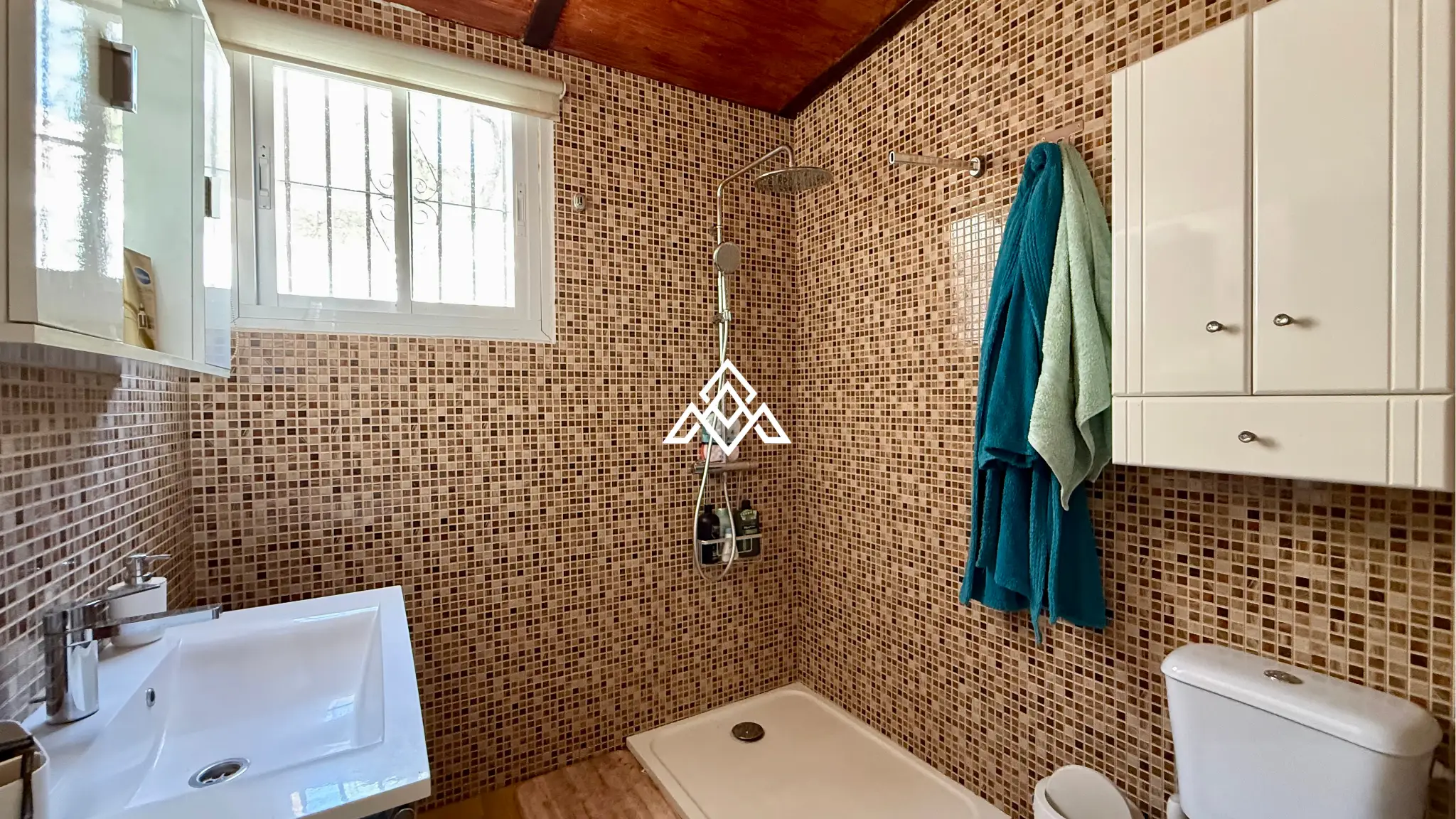 Charming Rustic Estate Monda with two independent homes, mountain views and 3,200 m² of land. Spain real estate investment near Málaga.