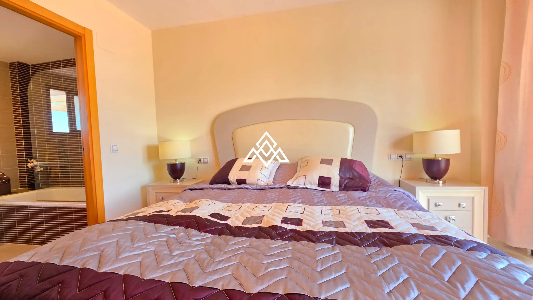 Luxury Calanova Penthouse with a 200 m² terrace, panoramic sea and golf views. Exceptional Spain real estate in La Cala de Mijas.